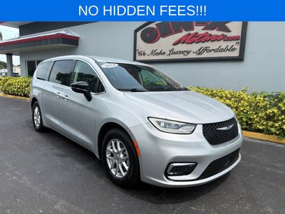Used 2024 Chrysler Pacifica Touring-L