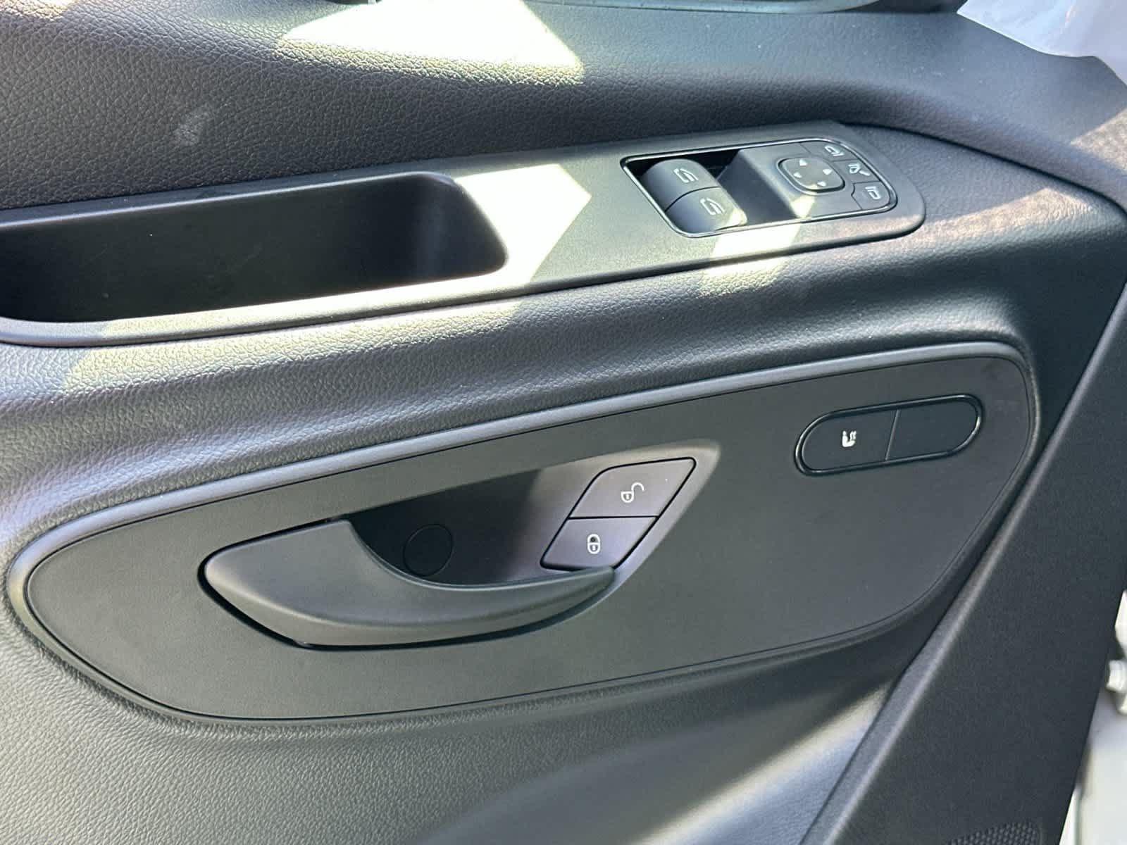 New 2025 Mercedes-Benz eSprinter 170 Cargo image 11