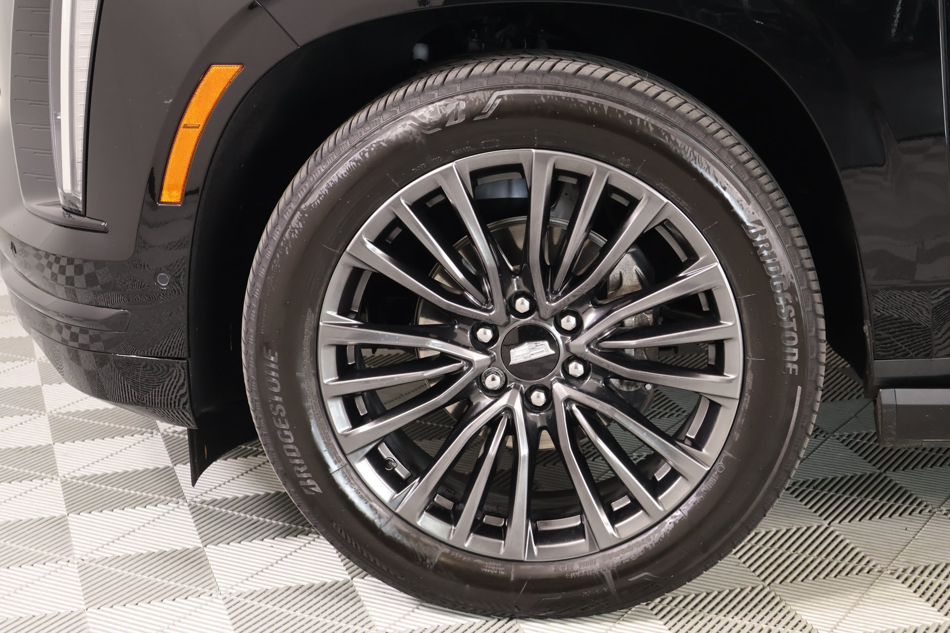 Used 2025 Cadillac Escalade ESV Sport Platinum w/ LPO, Floor Liner Package AWD/4WD image 21