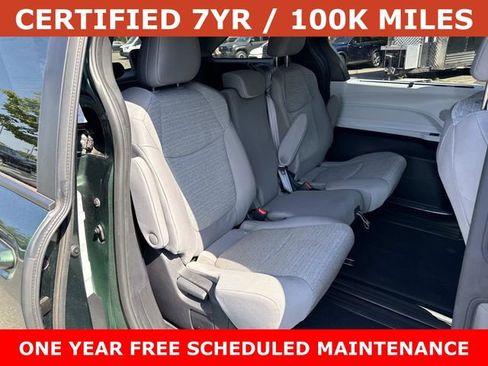 Used 2025 Toyota Sienna LE FWD image 11