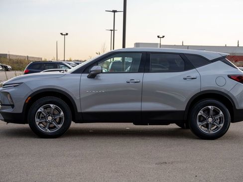 Used 2025 Chevrolet Blazer LT image 4