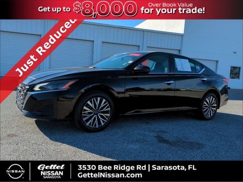 Certified 2024 Nissan Altima 2.5 SV image 1