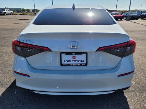 Used 2024 Honda Civic EX image 5