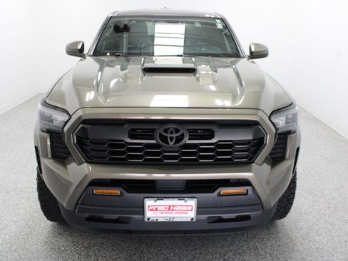 Used 2024 Toyota Tacoma TRD Sport AWD/4WD image 3