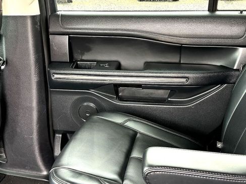 Used 2024 Ford Expedition XLT RWD image 21