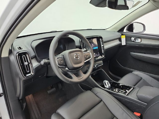 New 2026 Volvo XC40 B5 Plus w/ Protection Package Premier AWD/4WD image 28