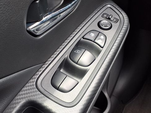 Used 2025 Nissan Versa SV w/ Trunk Package FWD image 23