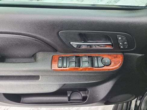 Used 2012 Chevrolet Avalanche LTZ image 17