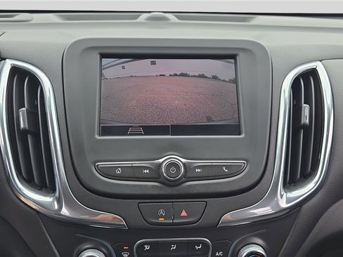 Used 2023 Chevrolet Equinox LT FWD image 22