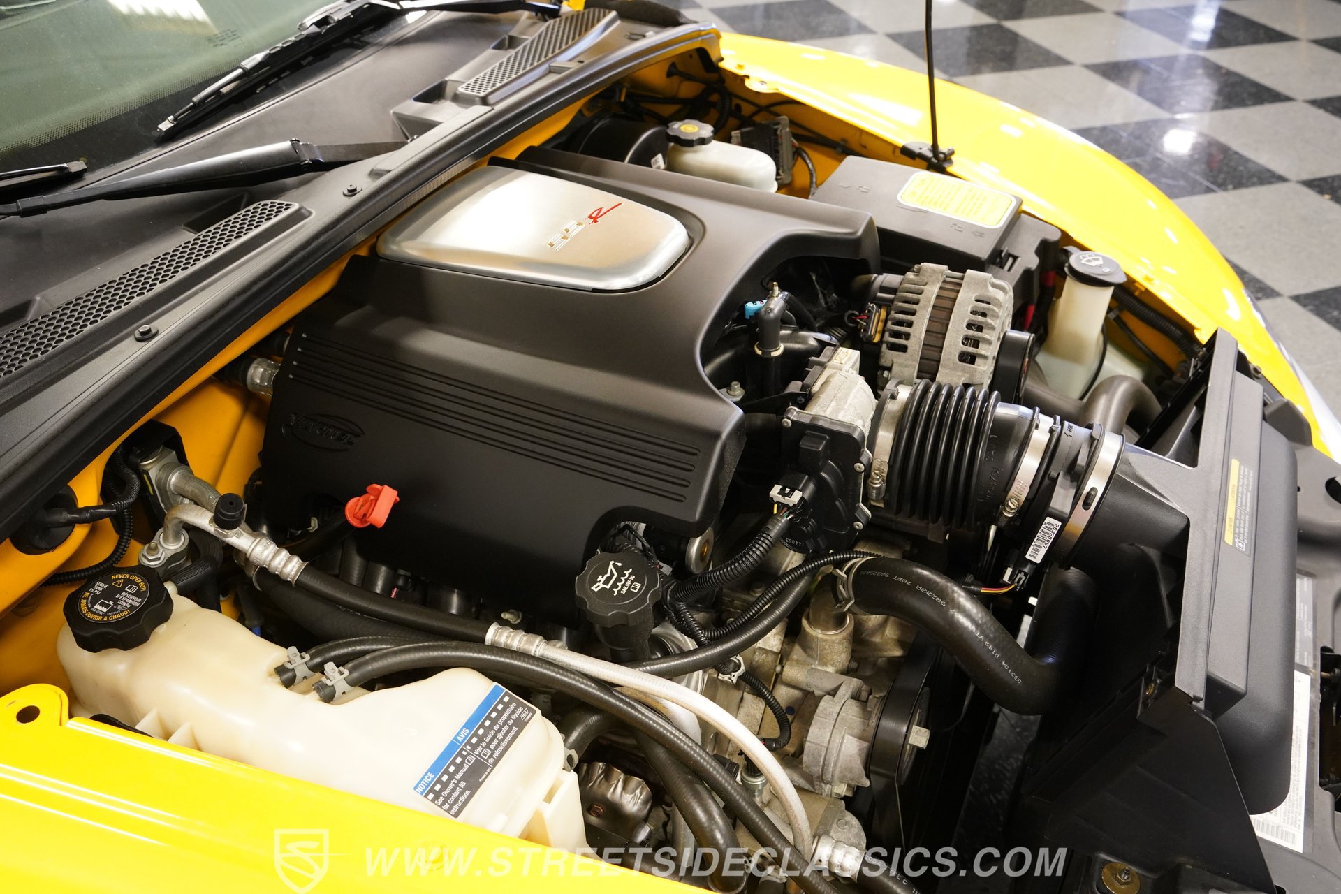 Used 2004 Chevrolet SSR w/ Preferred Equipment Group RWD image 36