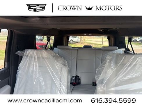 New 2026 Cadillac Escalade ESV Platinum Sport w/ LPO, ONYX Package AWD/4WD image 18