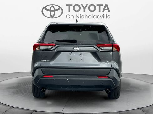 Used 2023 Toyota RAV4 LE AWD/4WD image 4