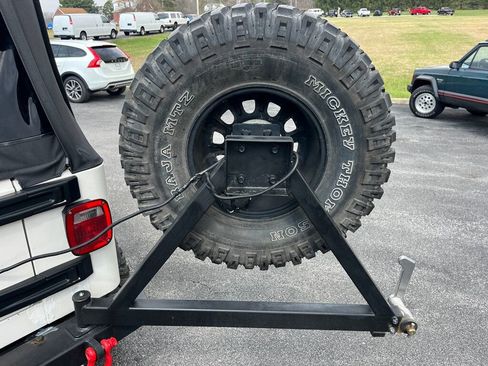 Used 2005 Jeep Wrangler SE image 38