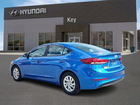 Used 2018 Hyundai Elantra SE image 5