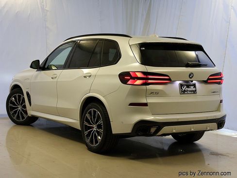 Used 2026 BMW X5 xDrive50e w/ M Sport Package AWD/4WD image 2