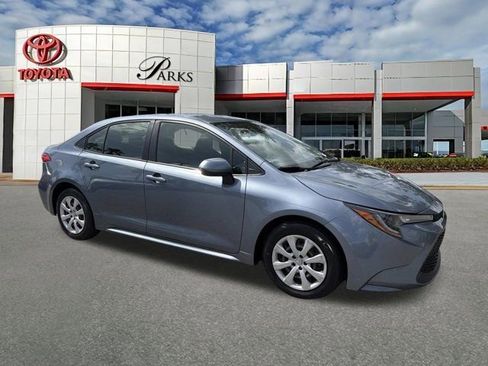 Certified 2022 Toyota Corolla LE FWD image 1