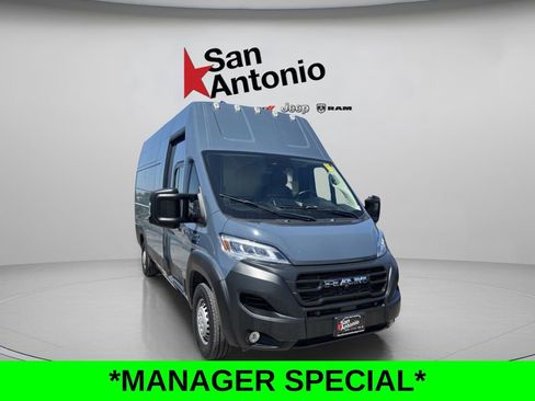 Used 2024 RAM ProMaster 3500 FWD image 2