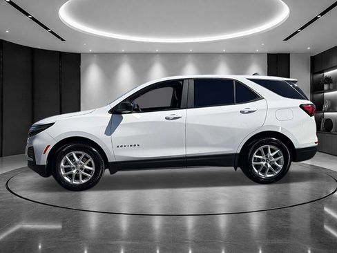 Certified 2023 Chevrolet Equinox LS w/ LS Convenience Package FWD image 4