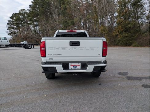 Used 2022 Chevrolet Colorado LT w/ Fleet Safety Package image 8