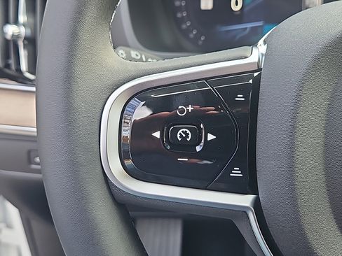 New 2026 Volvo XC90 B6 Plus w/ Protection Package Premier image 16