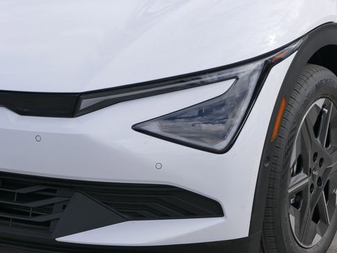 New 2025 Kia EV6 Light image 9