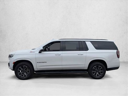 Used 2021 Chevrolet Suburban Z71 w/ Luxury Package AWD/4WD image 8