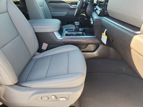 New 2026 GMC Sierra 1500 SLT w/ SLT Premium Package image 18