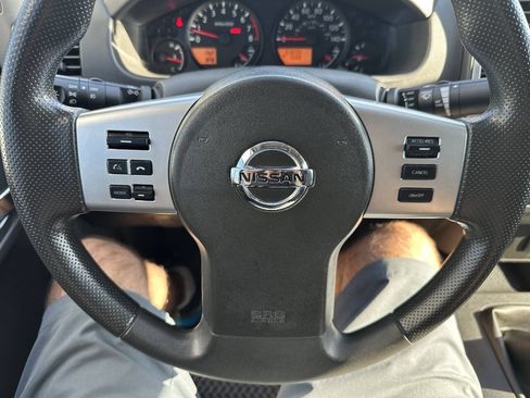 Used 2013 Nissan Frontier SV AWD/4WD image 17
