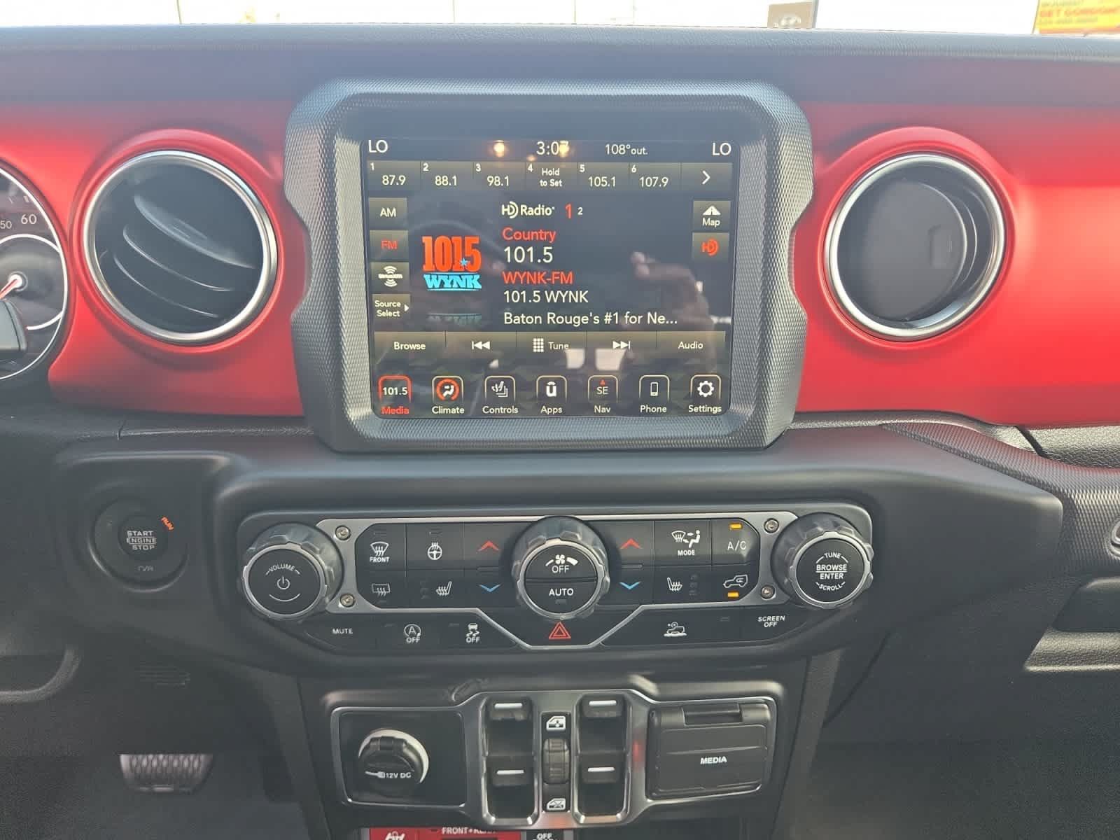 Used 2021 Jeep Gladiator Rubicon AWD/4WD image 16