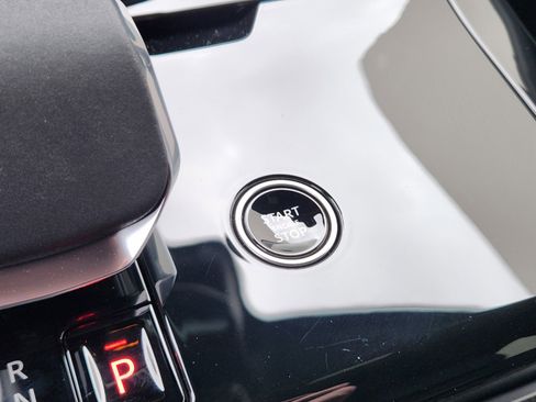 New 2025 Land Rover Range Rover Sport Autobiography image 19