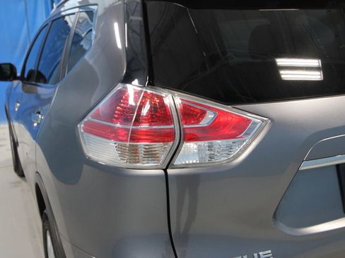 Used 2016 Nissan Rogue SV w/ SV Premium Package image 33