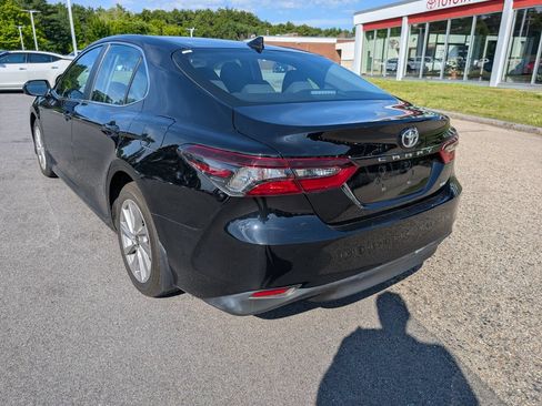Used 2023 Toyota Camry LE FWD image 3