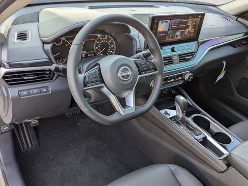 New 2025 Nissan Altima 2.5 SR w/ SR Premium Package FWD image 3