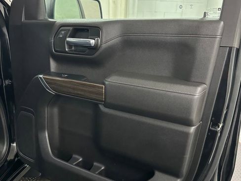 Used 2022 Chevrolet Silverado 1500 LT image 32