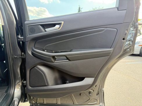 Used 2019 Ford Edge Titanium AWD/4WD image 24