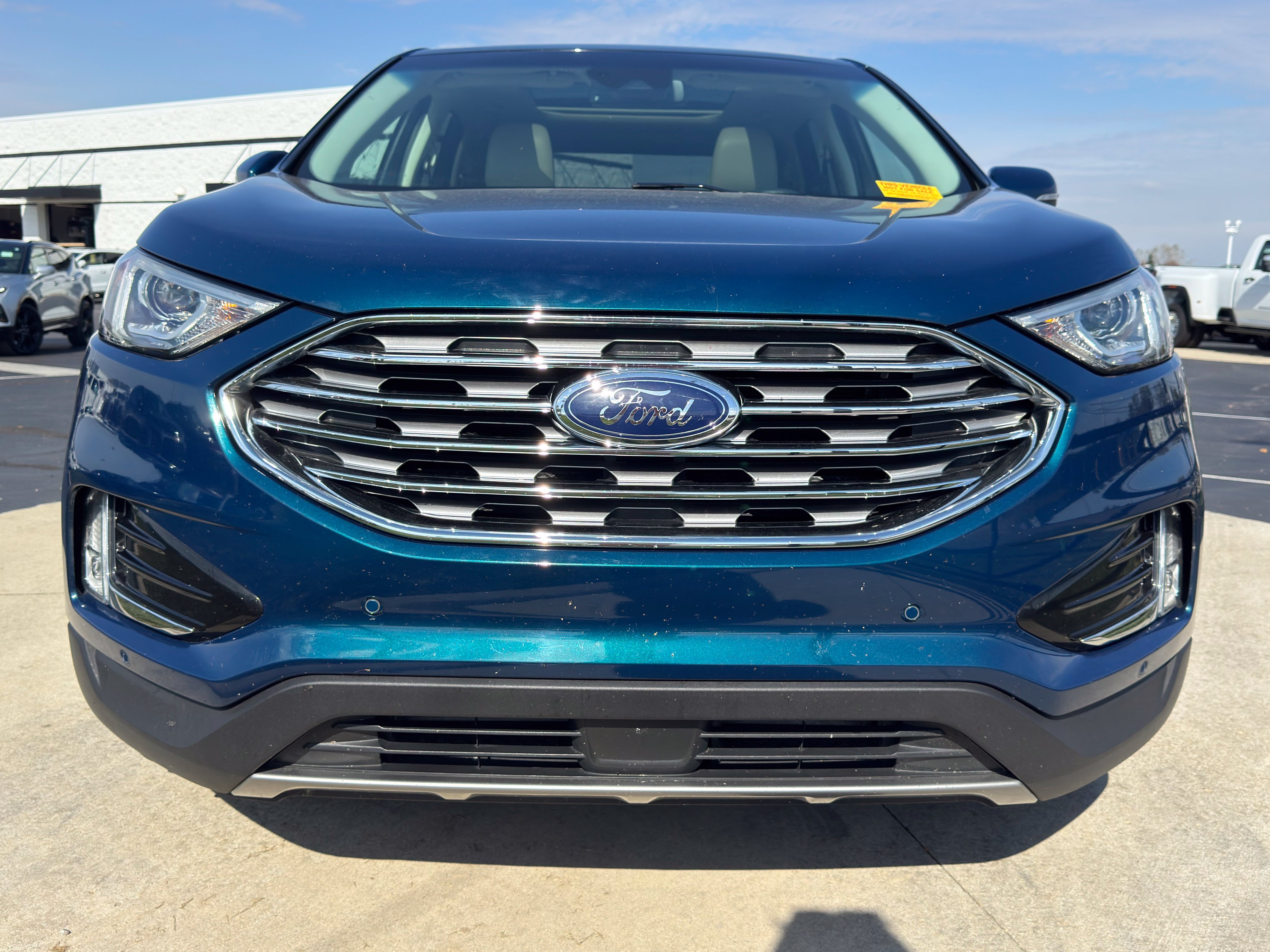 Used 2020 Ford Edge Titanium FWD image 2