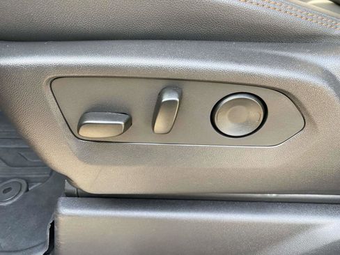 Used 2025 GMC Sierra 1500 AT4 image 36