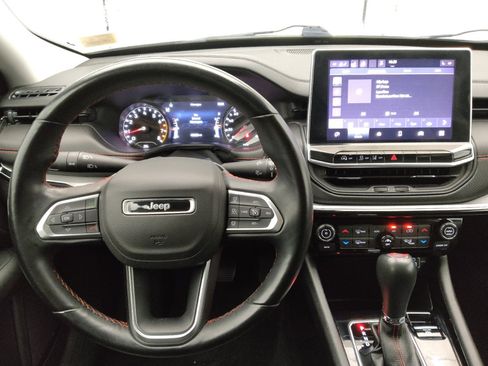 Used 2022 Jeep Compass Trailhawk w/ Trailhawk Convenience Group AWD/4WD image 22