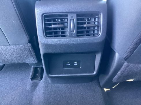 Used 2024 Nissan Rogue SV AWD/4WD image 15