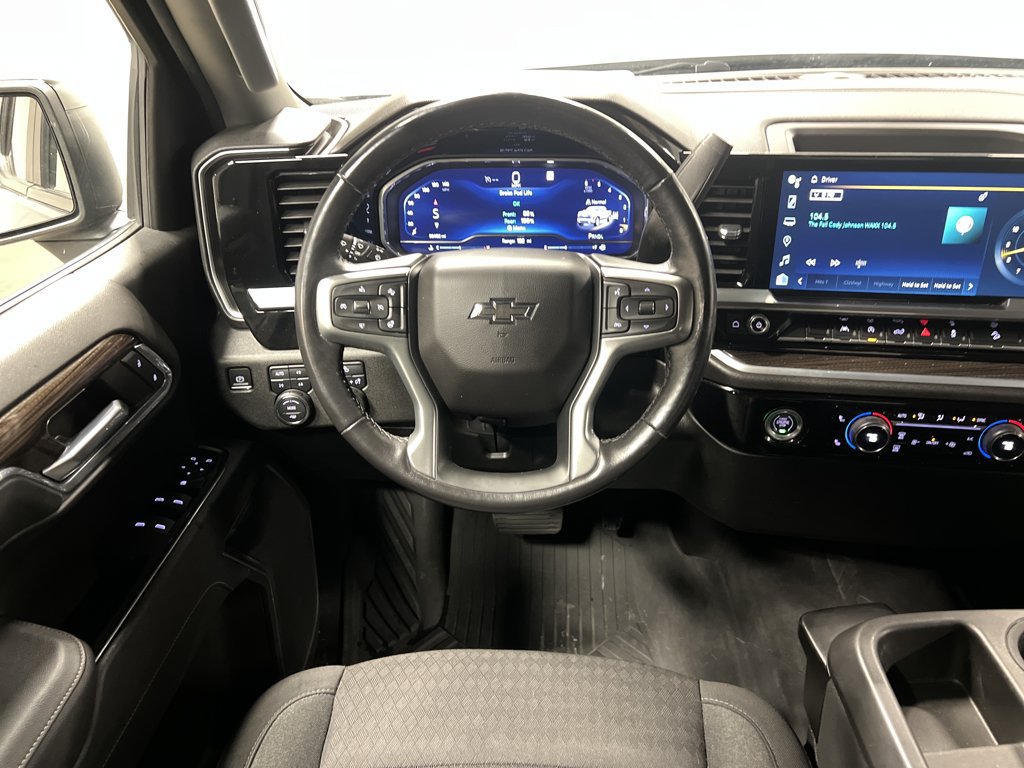Certified 2022 Chevrolet Silverado 1500 RST AWD/4WD image 18