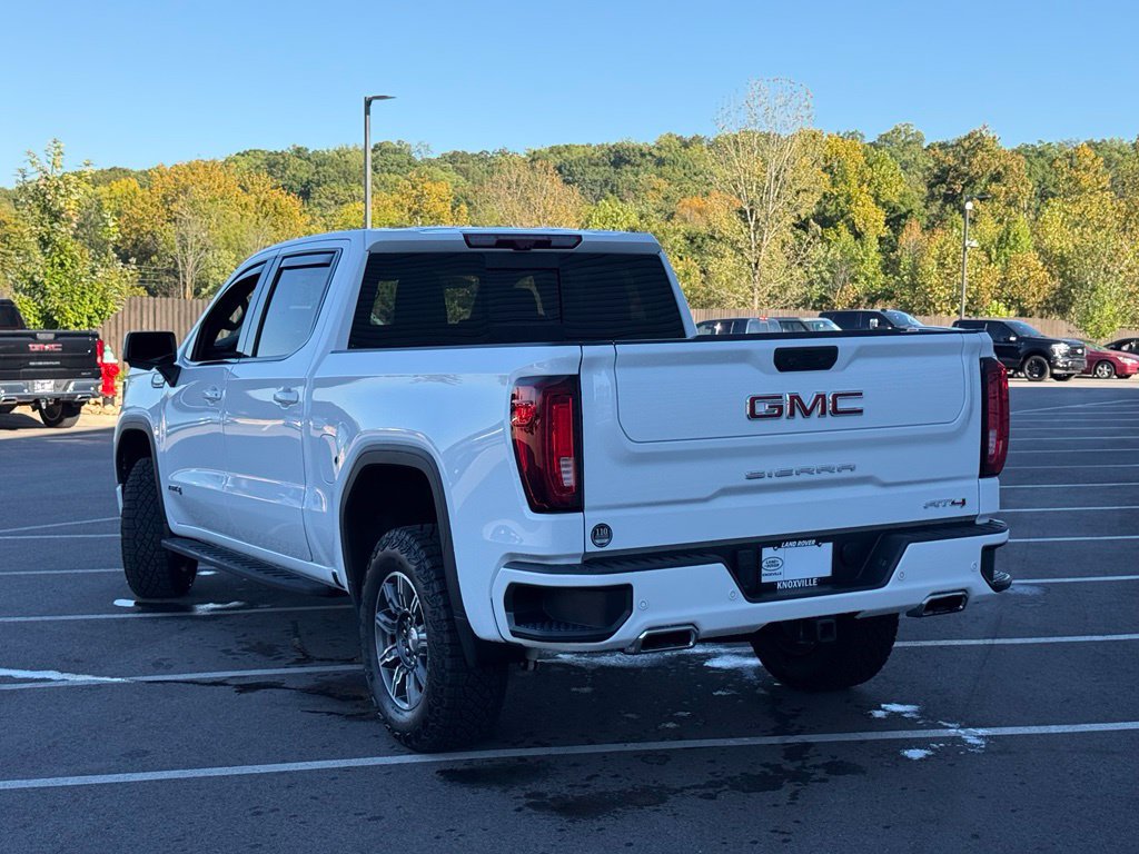 Used 2024 GMC Sierra 1500 AT4 w/ Technology Package AWD/4WD image 10