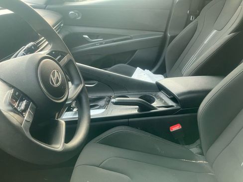 Used 2024 Hyundai Elantra SEL image 9