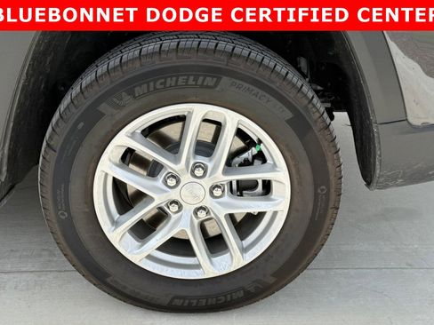 Used 2025 Jeep Grand Cherokee L Laredo image 17