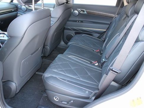 Used 2025 Genesis GV80 3.5T Prestige image 6