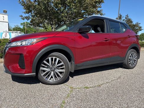 Used 2024 Nissan Kicks SV FWD image 4
