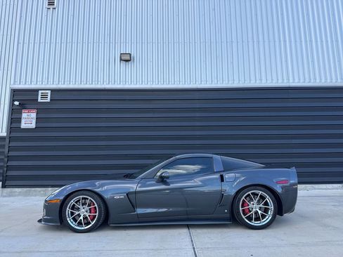 Used 2009 Chevrolet Corvette Z06 w/ Preferred Equipment Group RWD image 2