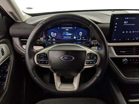 Certified 2025 Ford Explorer Active image 10