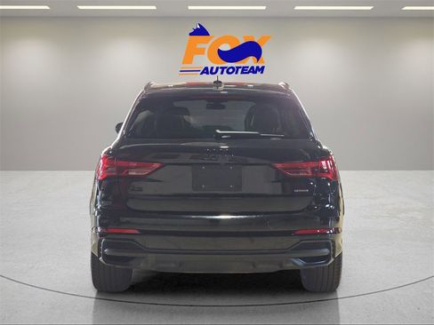 Used 2023 Audi Q3 2.0T Premium w/ Black Optic Sport Package image 4