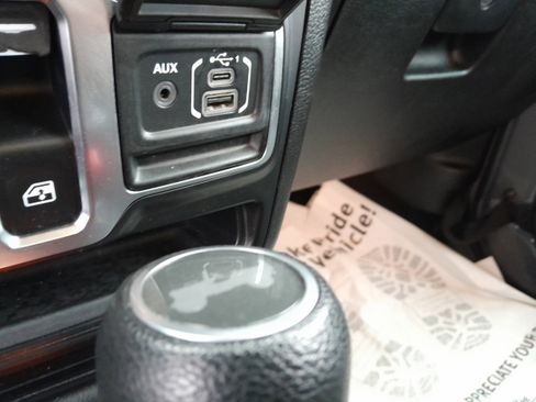 Used 2020 Jeep Wrangler Sport S image 23