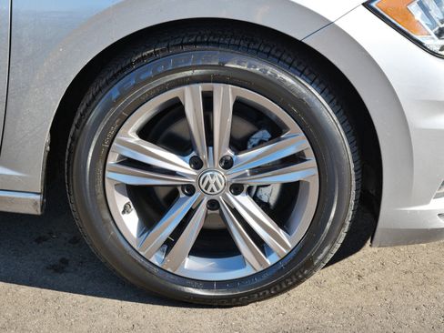 Certified 2021 Volkswagen Jetta R-Line w/ R-Line Cold Weather Package FWD image 15